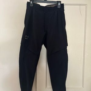 UNDERARMOR CARGO PANTS